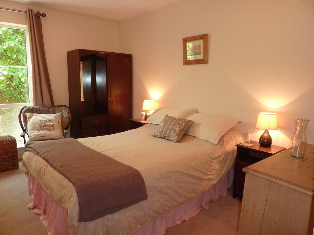 Knocklyon House Bed & Breakfast Ennis Ruang foto